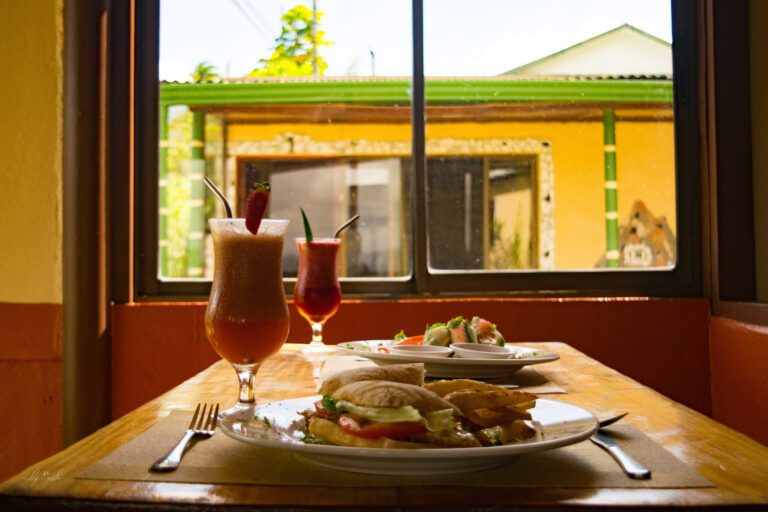 Essence Arenal Eat & Drink