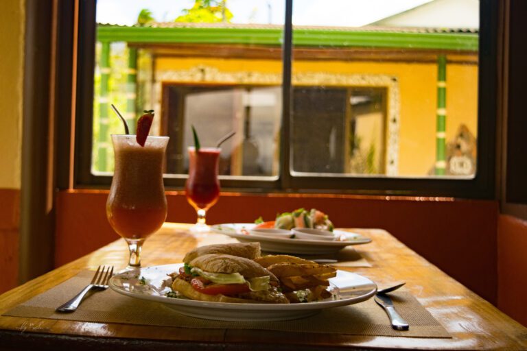 Essence Arenal Eat & Drink