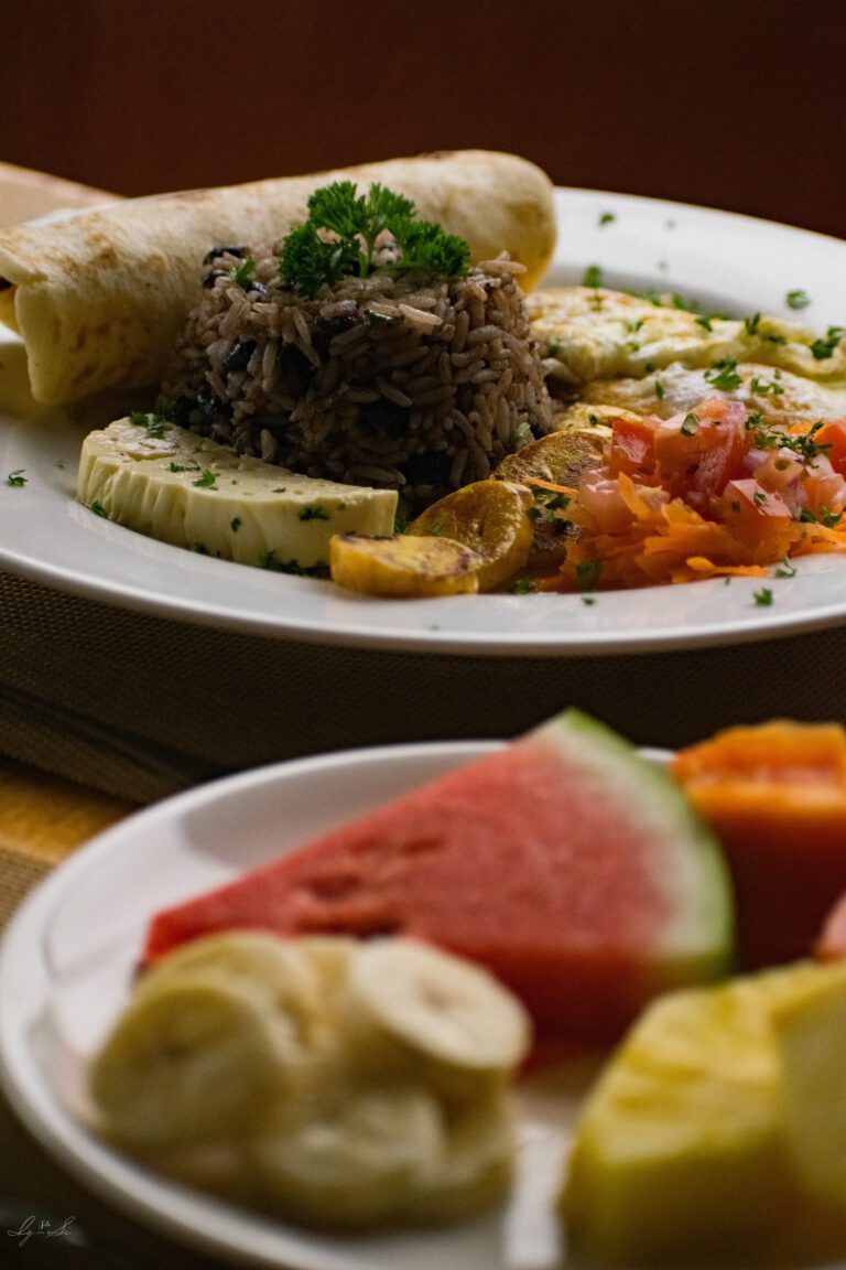 Essence Arenal Eat & Drink