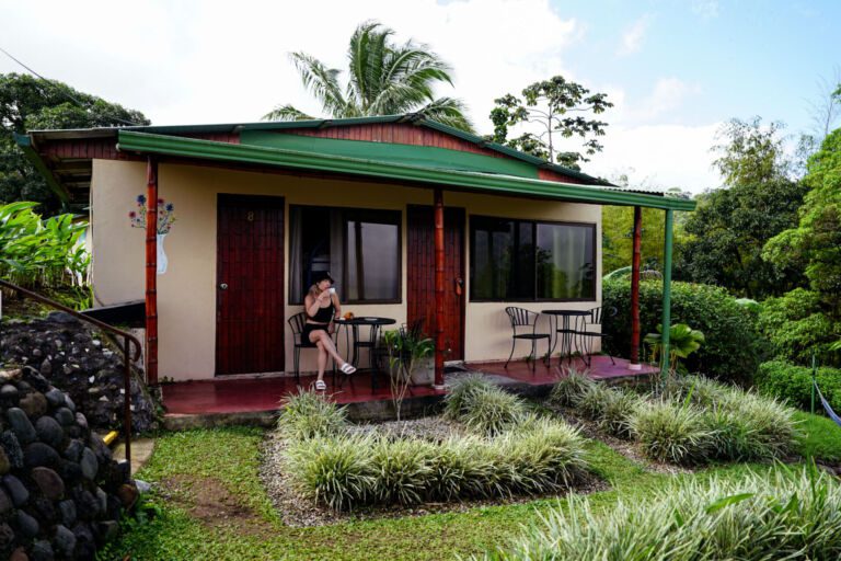 Chambres et Glamping - Habitaciones y Glamping - Zimmer und Glamping - Rooms and Glamping - Essence Arenal